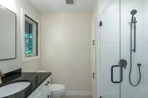 Bath - 16296 Tower Dr, Brainerd, MN 56401 photo 3 of 5