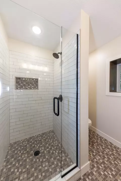 Bath - 16296 Tower Dr, Brainerd, MN 56401 photo 4 of 5