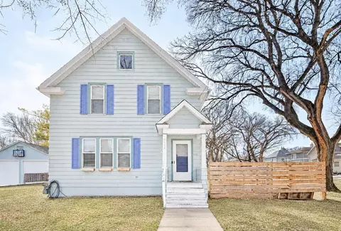 722 9th Ave N, Fargo, ND 58102