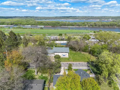 1002 Terrace Ln, South Saint Paul, MN 55075