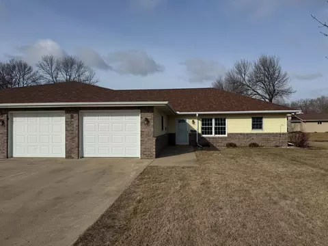 814 Southview Ct W # B, Marshall, MN 56258