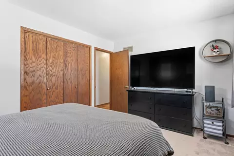 Bedroom - 1663 9th Ave SE, Rochester, MN 55904 photo 5 of 9