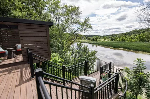 348 105th St NW, Oronoco, MN 55960