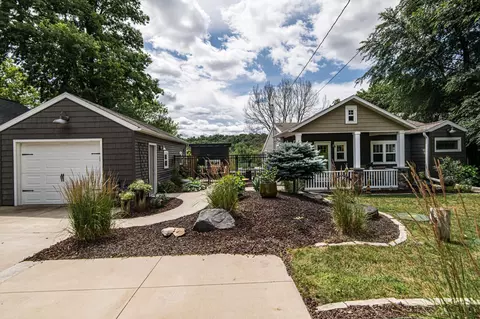 348 105th St NW, Oronoco, MN 55960