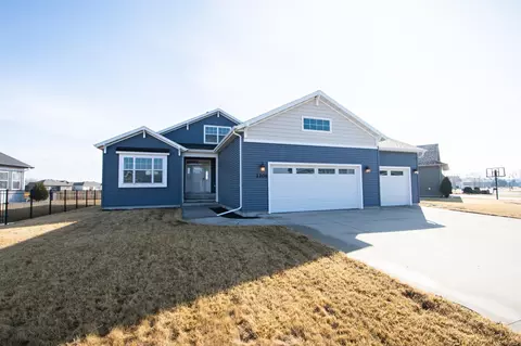 1201 W Summerwood Trl, Dilworth, MN 56529