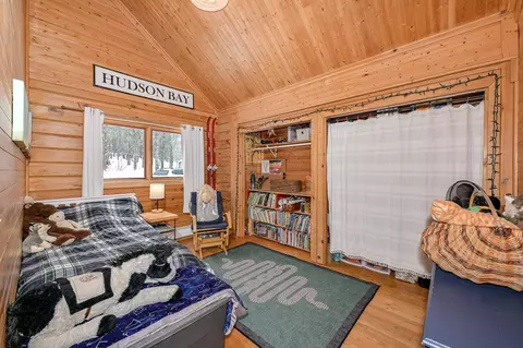 Bedroom - 7001 Olson Rd, Two Harbors, MN 55616 photo 3 of 5
