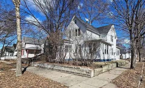 922 N Woodbridge St, Saint Paul, MN 55117