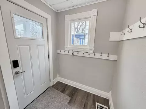 Entry Way - 809 11th Ave N, Fargo, ND 58102 photo 1 of 2