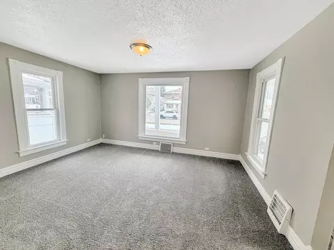 Living - 809 11th Ave N, Fargo, ND 58102 photo 4 of 8