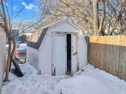 Exterior - 809 11th Ave N, Fargo, ND 58102 photo 6 of 6