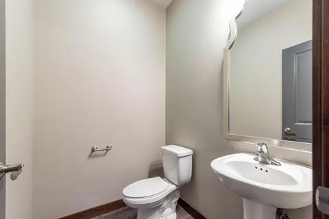 Bath - 814 Pinnacle Path, Mankato, MN 56001 photo 1 of 3