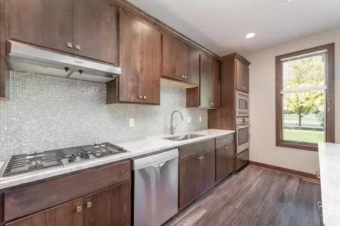 Kitchen - 814 Pinnacle Path, Mankato, MN 56001 photo 3 of 4