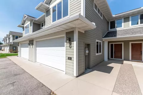 Exterior - 814 Pinnacle Path, Mankato, MN 56001 photo 3 of 7
