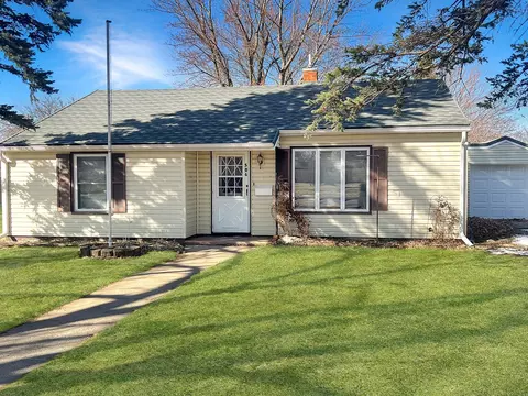 506 E 2nd St N, Truman, MN 56088