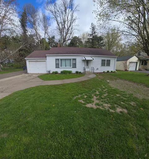 475 W 1st St, Rush City, MN 55069