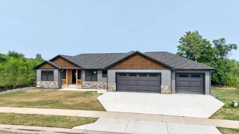 Exterior - 3408 Granite Way S, Saint Cloud, MN 56301 photo 6 of 9