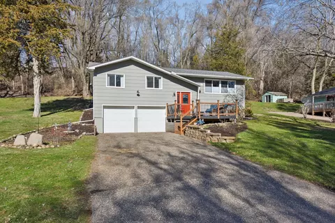 244 Quehl Ave N, Lakeland, MN 55043