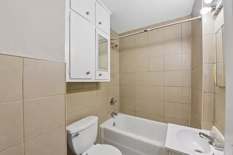 Bath - 1237 5th St E, Saint Paul, MN 55106 photo 1 of 1