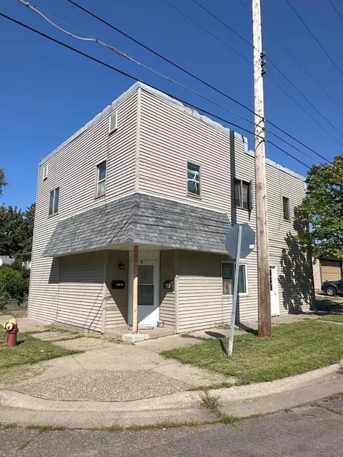 Exterior - 1237 5th St E, Saint Paul, MN 55106 photo 1 of 3