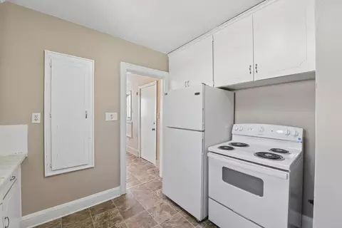Entry Way - 1237 5th St E, Saint Paul, MN 55106 photo 2 of 2
