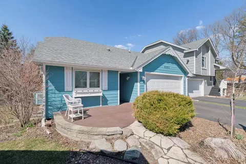 6990 129th St W, Apple Valley, MN 55124