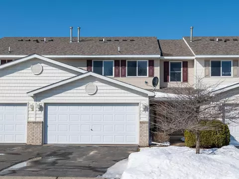905 Serenity Cir, Young America, MN 55397