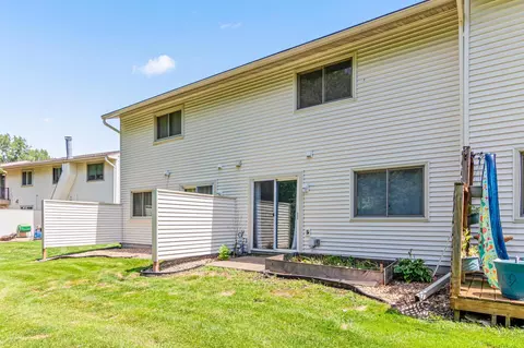 10658 Hummingbird St NW, Coon Rapids, MN 55433