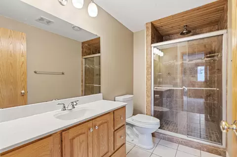 Bath - 2218 Chase Dr, Faribault, MN 55021 photo 3 of 3