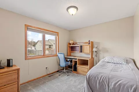 Bedroom - 2218 Chase Dr, Faribault, MN 55021 photo 4 of 5