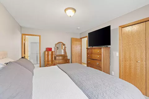 Bedroom - 2218 Chase Dr, Faribault, MN 55021 photo 2 of 5