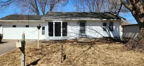 918 Plainview Ln, Albert Lea, MN 56007