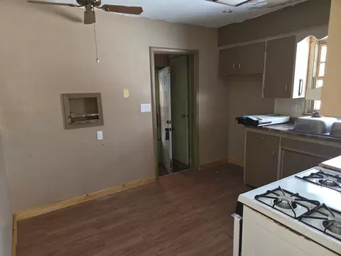 Kitchen - 918 Plainview Ln, Albert Lea, MN 56007 photo 1 of 2