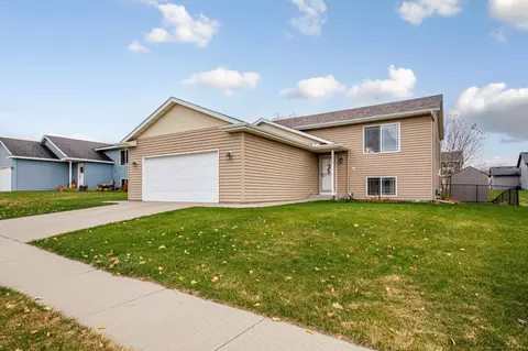 5779 Excalibur Ct NW, Rochester, MN 55901
