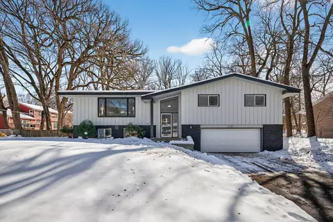 2301 Manor Dr, Burnsville, MN 55337