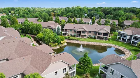 10726 Lyndale Bluffs Trl, Bloomington, MN 55420
