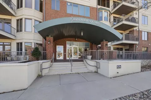 5275 Grandview Sq #3401, Edina, MN 55436