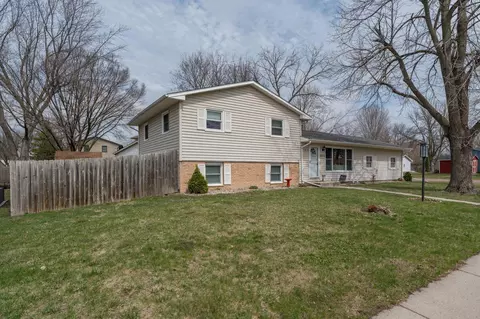 2712 E Main St, Mankato, MN 56001