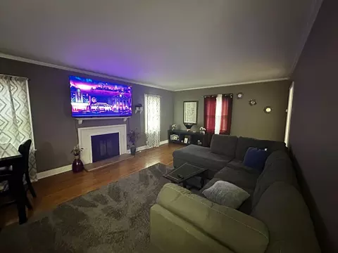 Living - 806 E Lincoln Ave, Montevideo, MN 56265 photo 1 of 2