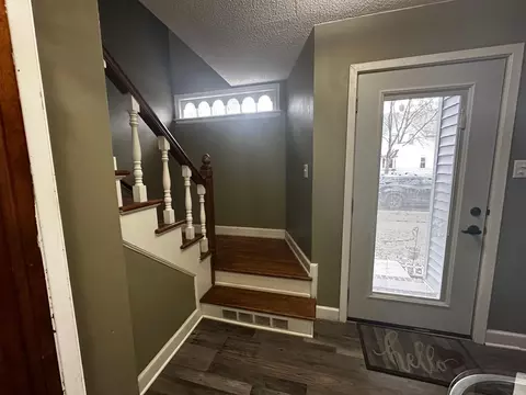 Entry Way - 806 E Lincoln Ave, Montevideo, MN 56265 photo 1 of 1