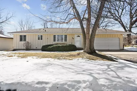 3906 Mica Trl, Eagan, MN 55122