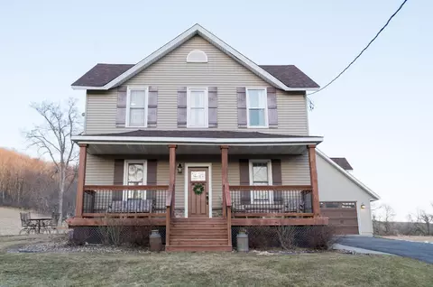 s694 Gilman Valley Road, Mondovi, WI 54755