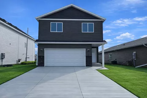 3734 33rd St S, Moorhead, MN 56560