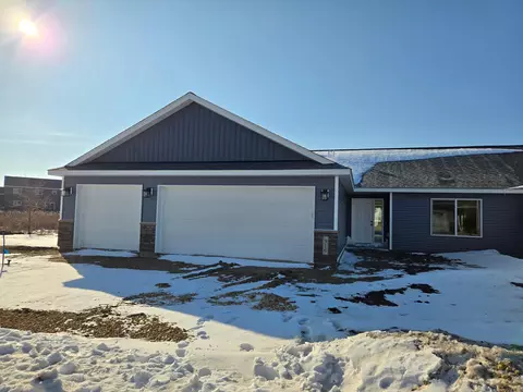 916 Katelyn Cir NE, Montgomery, MN 56069