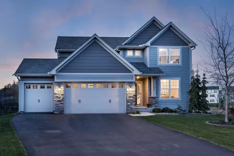 7253 Rogers Ct, Chanhassen, MN 55317