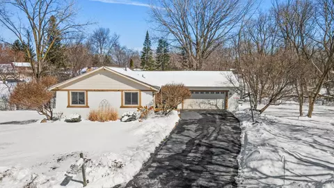 18830 Pheasant Cir, Eden Prairie, MN 55346