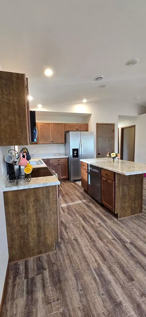 Kitchen - 610 E 4th St, Albert Lea, MN 56007 photo 3 of 9