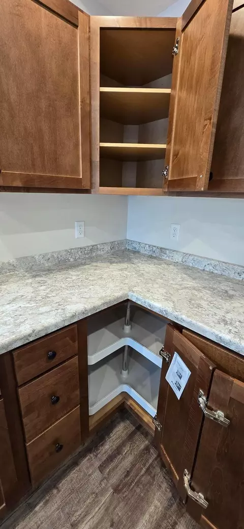 Kitchen - 610 E 4th St, Albert Lea, MN 56007 photo 7 of 9