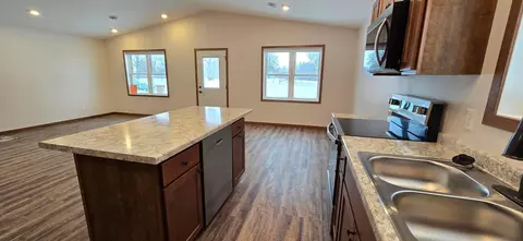 Kitchen - 610 E 4th St, Albert Lea, MN 56007 photo 6 of 9