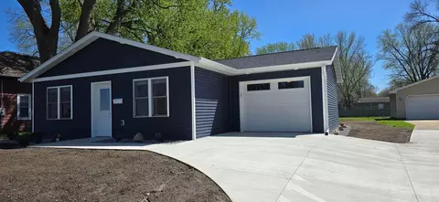 610 E 4th St, Albert Lea, MN 56007