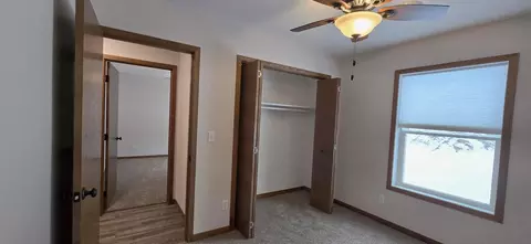 Bedroom - 610 E 4th St, Albert Lea, MN 56007 photo 4 of 6